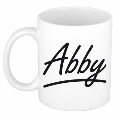 Naam cadeau mok / beker abby met sierlijke letters 300 ml