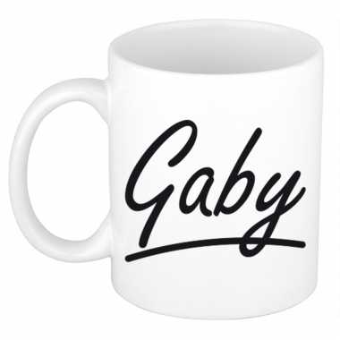 Naam cadeau mok / beker gaby met sierlijke letters 300 ml