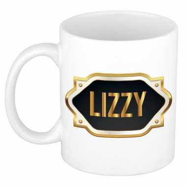 Naam cadeau mok / beker lizzy met gouden embleem 300 ml