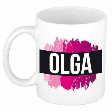 Naam cadeau mok / beker olga met roze verfstrepen 300 ml