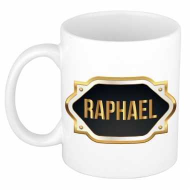 Naam cadeau mok / beker raphael met gouden embleem 300 ml