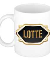 Naam cadeau mok beker lotte met gouden embleem 300 ml