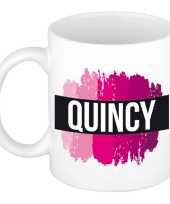 Naam cadeau mok beker quincy met roze verfstrepen 300 ml