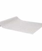 Set van 2x stuks kerst diner tafelloper zilver met glitters 250 x 28 cm